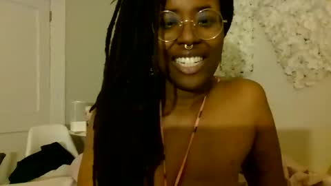 Hazel Hanes online show from 01-19-26, 12:03