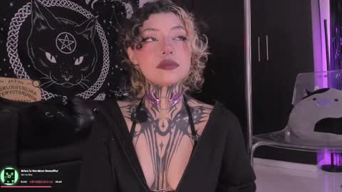 Snapshot of hazellwitch chatting on 04-11-26, 03:49 Hazell Witch online show from 04-11-26, 03:49