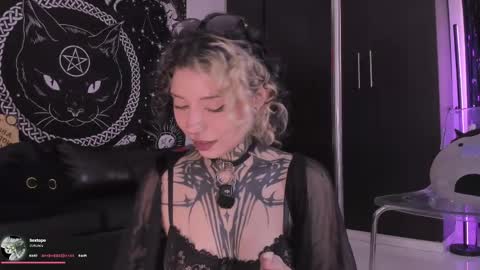 Snapshot of hazellwitch chatting on 05-04-26, 06:26 Hazell Witch online show from 05-04-26, 06:26