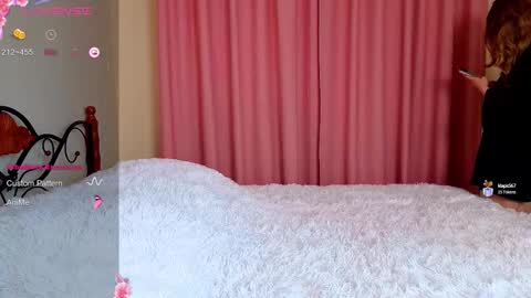 Snapshot of hazeltrue chatting on 09-11-25, 12:05 hazeltrue online show from 09-11-25, 12:05