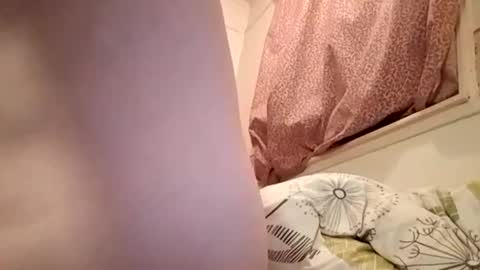 Snapshot of heardinio5 chatting on 01-12-25, 11:15 heardinio5 online show from 01-12-25, 11:15