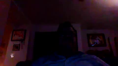 Snapshot of heartofadog604 chatting on 12-03-24, 04:03 MT online show from 12-03-24, 04:03