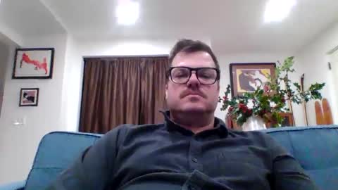 Snapshot of heartofadog604 chatting on 12-17-24, 01:39 MT online show from 12-17-24, 01:39
