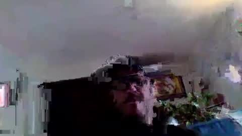 Snapshot of heartofadog604 chatting on 01-11-25, 06:23 MT online show from 01-11-25, 06:23