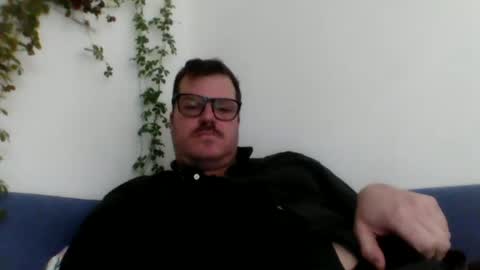 Snapshot of heartofadog604 chatting on 01-15-25, 01:45 MT online show from 01-15-25, 01:45