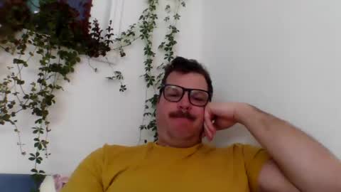 Snapshot of heartofadog604 chatting on 02-03-25, 01:41 MT online show from 02-03-25, 01:41