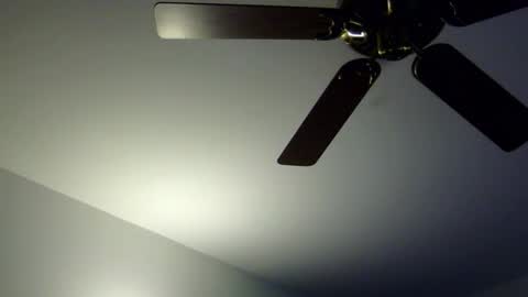 Snapshot of heatwavee chatting on 05-21-26, 12:56 heatwavee online show from 05-21-26, 12:56