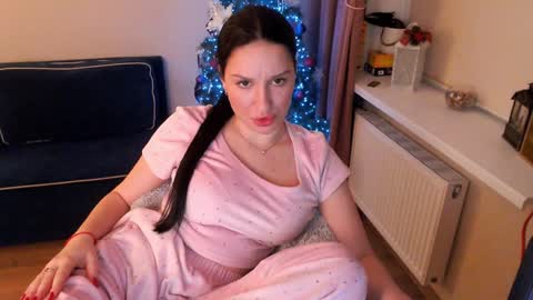 Heaven girl online show from 01-20-25, 05:37