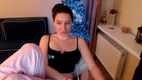 Heaven girl online show from 01-24-25, 11:12