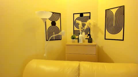 heavenmoth online show from 12-22-25, 12:35