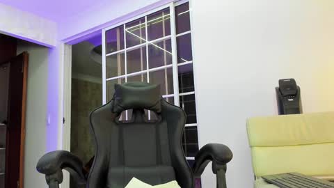 Snapshot of heavy_thor chatting on 03-02-25, 01:47 Thor online show from 03-02-25, 01:47