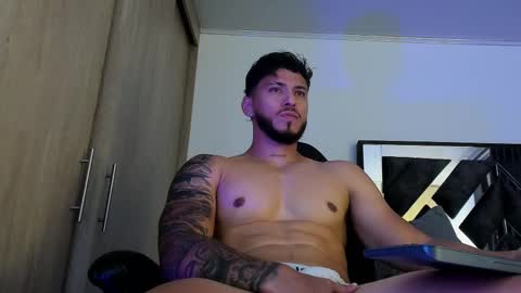 Snapshot of heavy_thor chatting on 11-25-25, 12:43 Thor online show from 11-25-25, 12:43