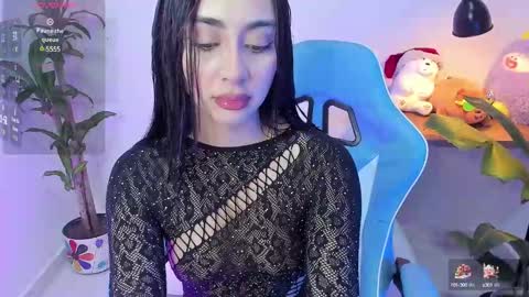Snapshot of hebe_carter chatting on 12-25-24, 01:42 Amandabelk online show from 12-25-24, 01:42
