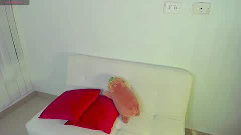 Snapshot of hebe_carter chatting on 02-20-25, 03:23 Amandabelk online show from 02-20-25, 03:23