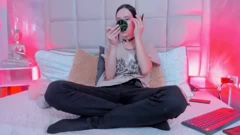 Keira Hecate online show from 11-25-25, 08:20