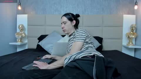 Keira Hecate online show from 04-30-26, 07:20