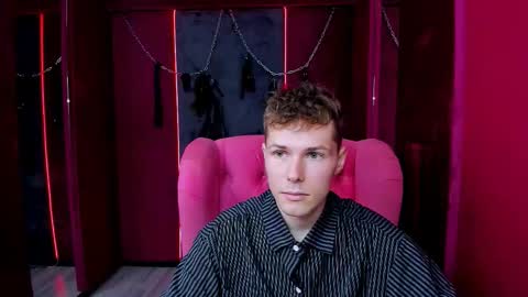 Snapshot of hector_spector chatting on 10-05-25, 11:19 Hector online show from 10-05-25, 11:19