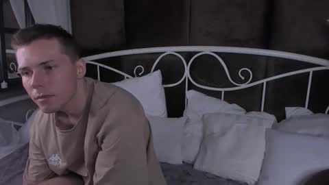 Snapshot of hector_spector chatting on 11-06-25, 11:11 Hector online show from 11-06-25, 11:11