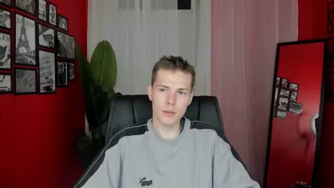 Snapshot of hector_spector chatting on 11-08-25, 11:43 Hector online show from 11-08-25, 11:43