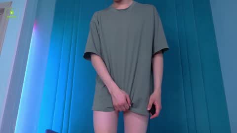 HEEJIN online show from 04-15-26, 03:30