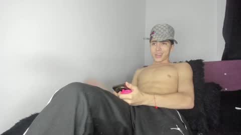 Snapshot of heellboy_ chatting on 05-14-26, 05:03 heellboy_ online show from 05-14-26, 05:03