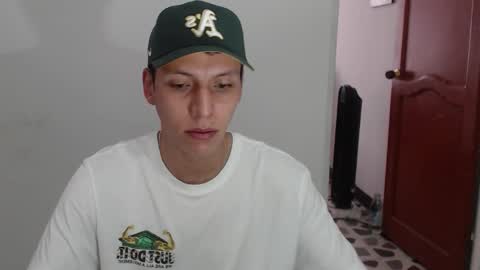 hefesto_69 online show from 10-19-25, 05:24