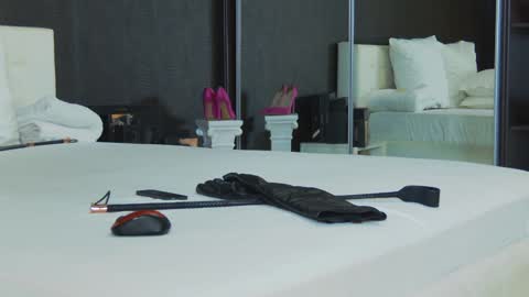 Helen online show from 01-11-25, 04:48