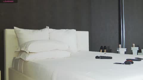 Helen online show from 10-28-25, 02:15