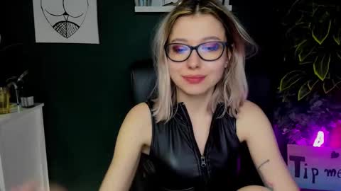 Heidi online show from 01-28-25, 02:10