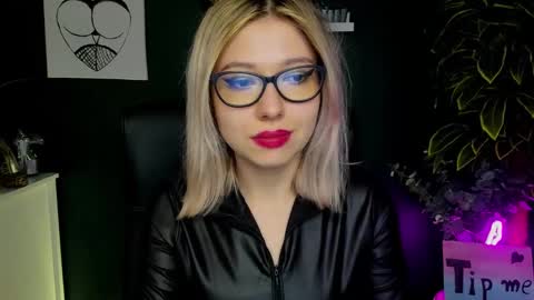 Heidi online show from 01-30-25, 01:31
