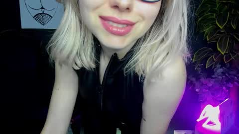 Heidi online show from 02-03-25, 01:51