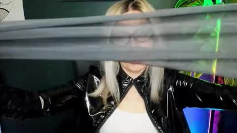 Heidi online show from 09-18-25, 04:14