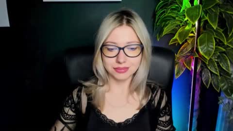 Heidi online show from 09-24-25, 04:27