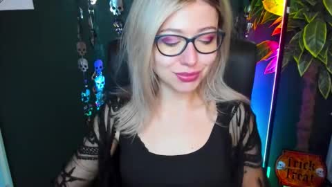 Heidi online show from 10-28-25, 05:33