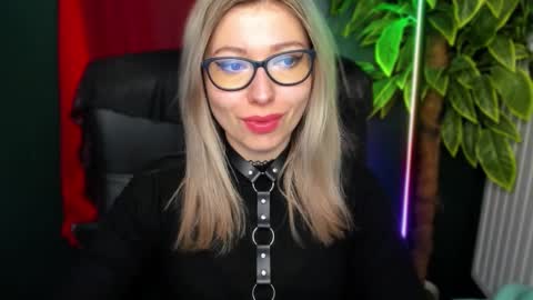 Snapshot of heidi_pleasure chatting on 03-17-26, 06:39 Heidi online show from 03-17-26, 06:39