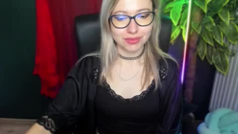 Snapshot of heidi_pleasure chatting on 03-24-26, 05:56 Heidi online show from 03-24-26, 05:56