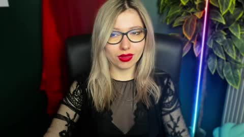 Snapshot of heidi_pleasure chatting on 03-30-26, 04:35 Heidi online show from 03-30-26, 04:35