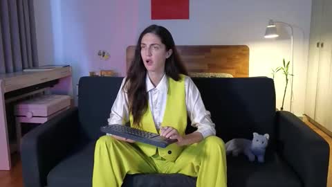 Snapshot of heidiluceous chatting on 11-18-25, 08:08 Heidi brunette Foxy red head and Carrie blondie online show from 11-18-25, 08:08