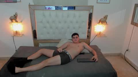 heiker_ online show from 10-31-25, 02:56