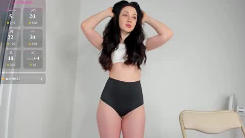 Snapshot of helen__spark__ chatting on 01-12-26, 02:06 Hi I am Helen online show from 01-12-26, 02:06