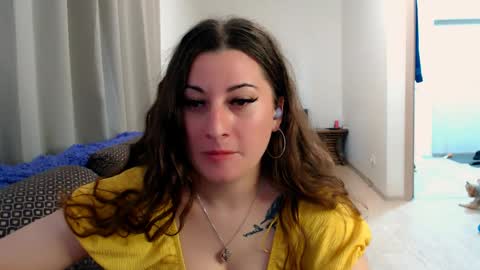 Snapshot of helen_adams_ chatting on 05-22-26, 06:31 helen_adams_ online show from 05-22-26, 06:31