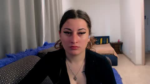 Snapshot of helen_adams_ chatting on 05-23-26, 07:35 helen_adams_ online show from 05-23-26, 07:35