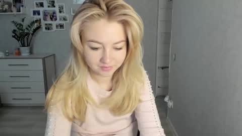 Helen sven online show from 10-08-25, 05:27