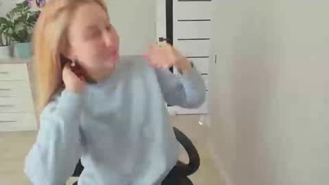 Helen sven online show from 10-23-25, 08:35