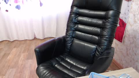 Snapshot of helen_bee chatting on 12-06-24, 10:27 Tanya online show from 12-06-24, 10:27