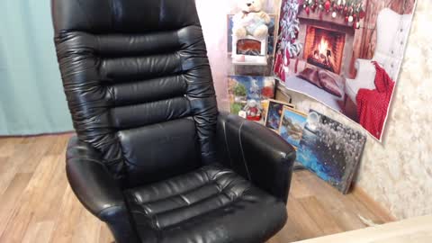Snapshot of helen_bee chatting on 12-26-24, 12:16 Tanya online show from 12-26-24, 12:16