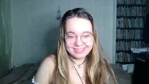 Helen foxygirl online show from 02-09-26, 12:25