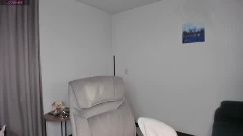 Snapshot of helen_miller chatting on 01-27-25, 12:22 helen_miller online show from 01-27-25, 12:22