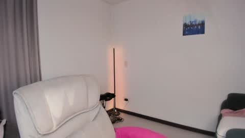 Snapshot of helen_miller chatting on 01-29-25, 11:25 helen_miller online show from 01-29-25, 11:25