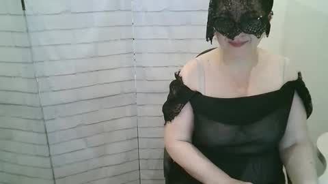 Snapshot of helen_xi chatting on 03-25-26, 02:23 Helen online show from 03-25-26, 02:23